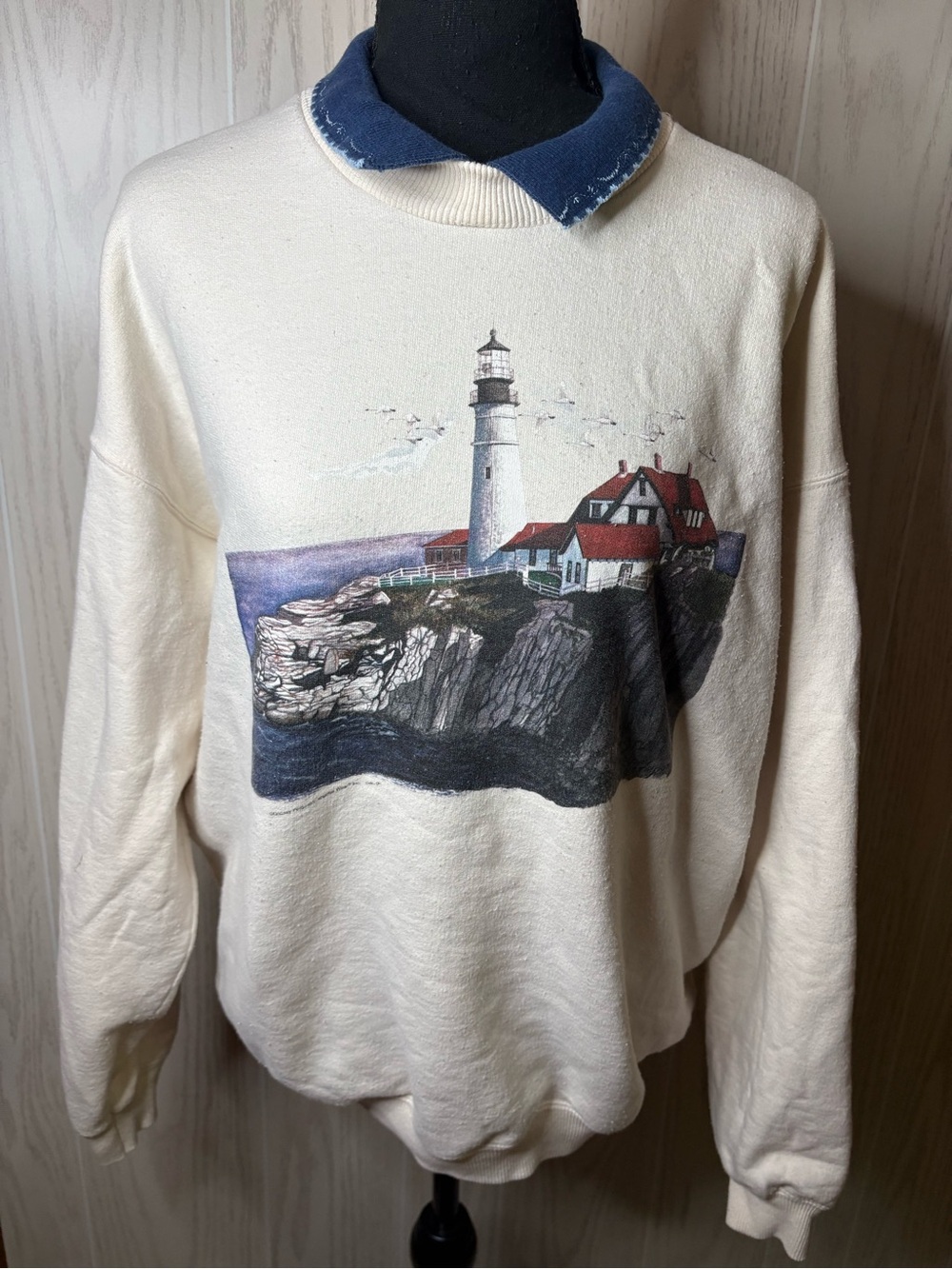 Vintage Y2K Cream Lighthouse Graphic Pullover Sweatshirt with Blue Collar Detail